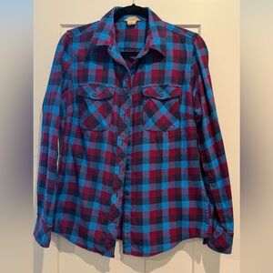 Duluth Trading Co. Red and Blue Plaid Button-Up Flannel Shirt. Women’s size Smal